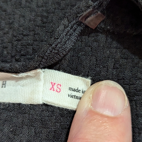 LUSH Black Tie Front Tapered Leg Jumpsuit Keyhole Back Women’s Size XS - Picture 9 of 10